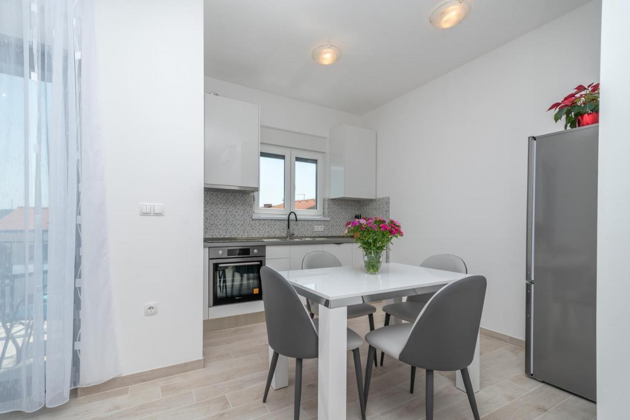 Apartman Pjer Traù Esterno foto