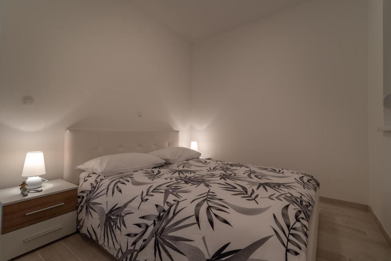 Apartman Pjer Traù Esterno foto